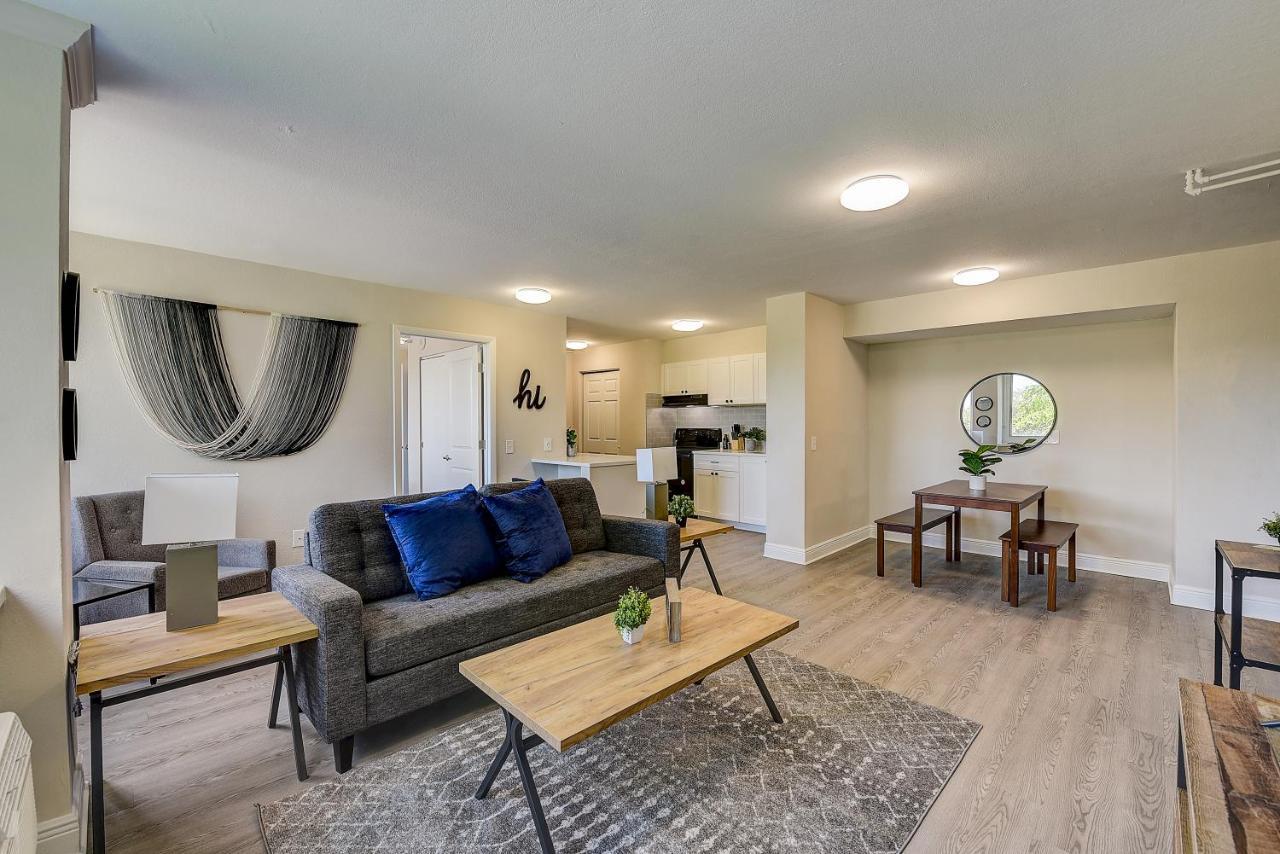 Frontdesk The Wayland Apts Downtown St Pete Apartment Сейнт Питърсбърг Стая снимка