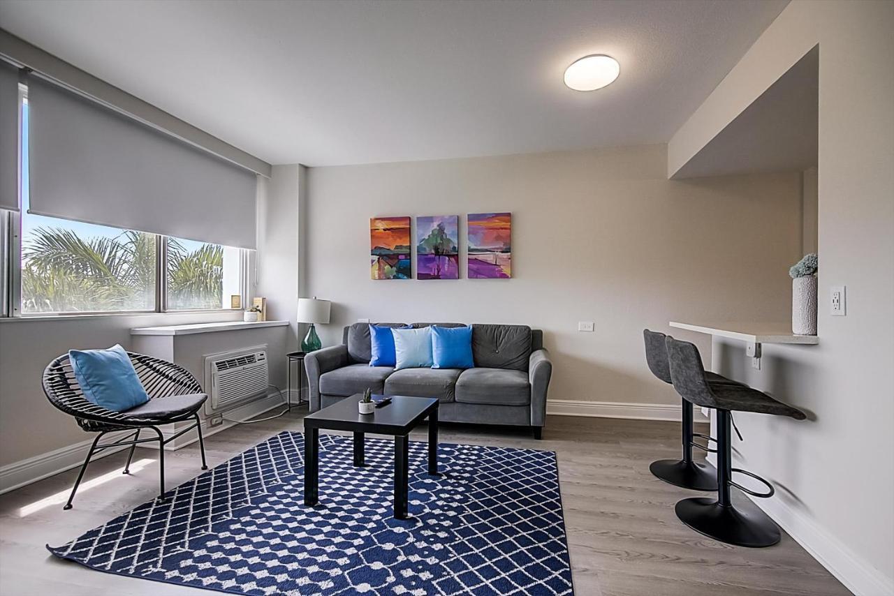 Frontdesk The Wayland Apts Downtown St Pete Apartment Сейнт Питърсбърг Екстериор снимка