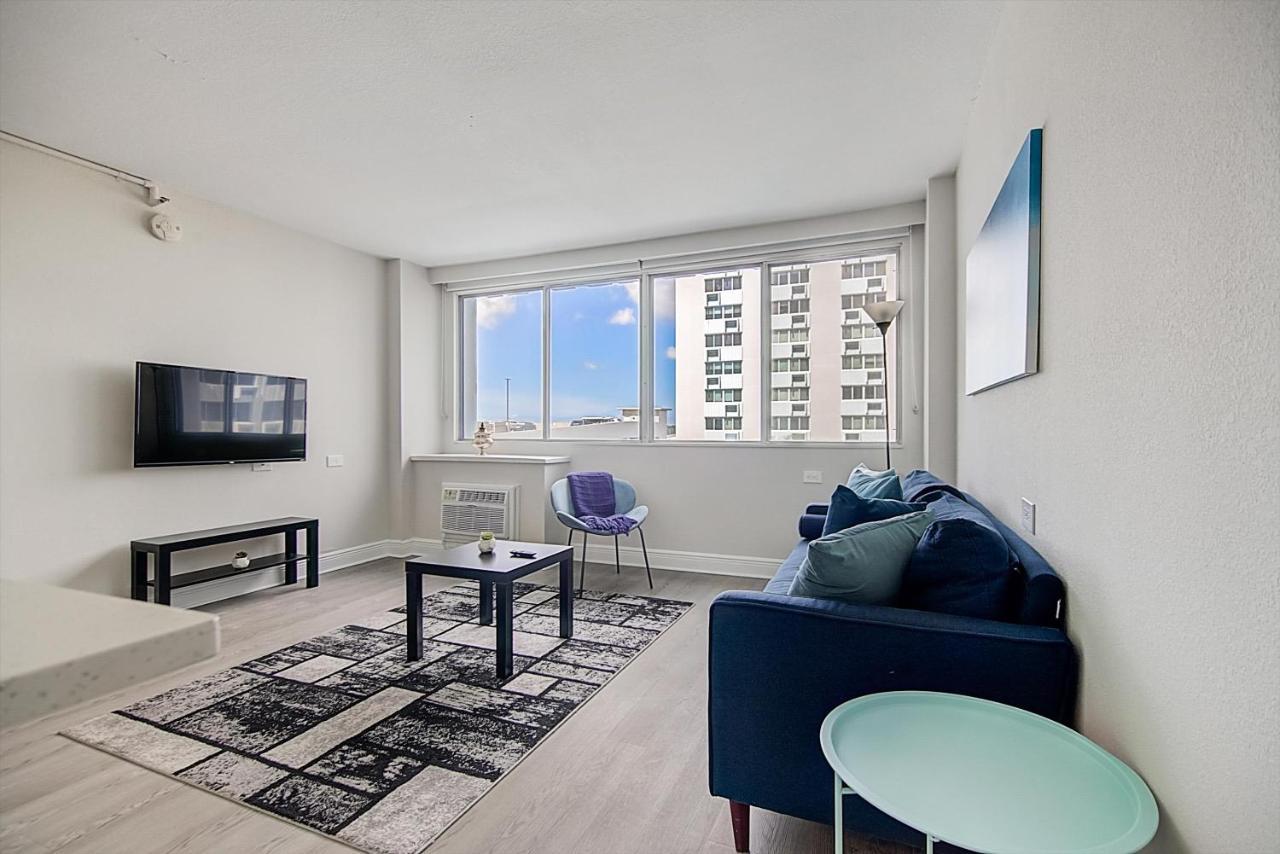 Frontdesk The Wayland Apts Downtown St Pete Apartment Сейнт Питърсбърг Стая снимка